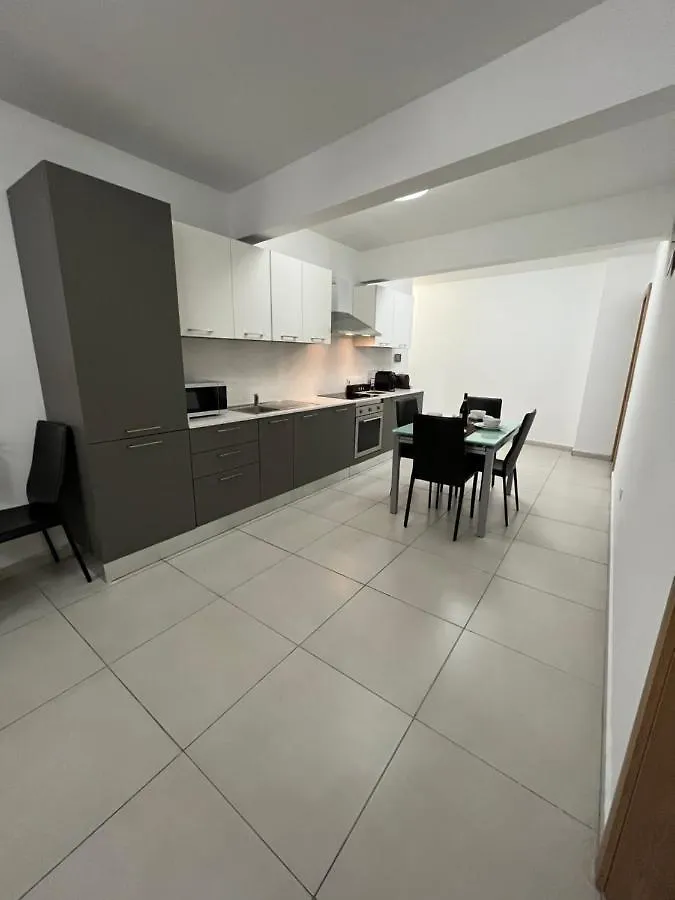 Bay'S Water Apartment Saint Julian's Malta